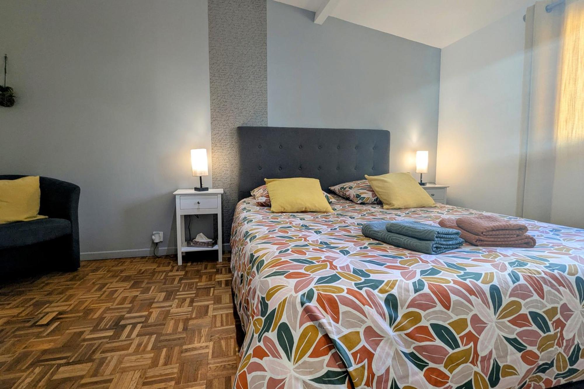Grand Duplex - Parking Prive - Centre - Calme Apartment